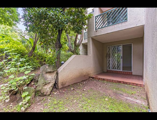1 BEDROOM APARTMENT FOR SALE IN BRYANSTON